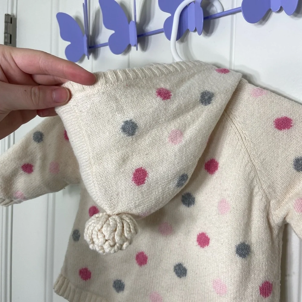 EUC Baby GAP girl’s cream pink gray polka dot hooded Pom Pom button sweater 3-6M